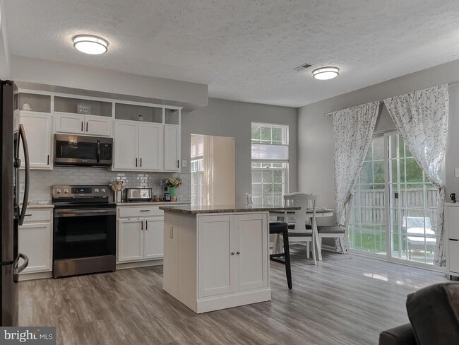 Building Photo - 48221 Keel Dr