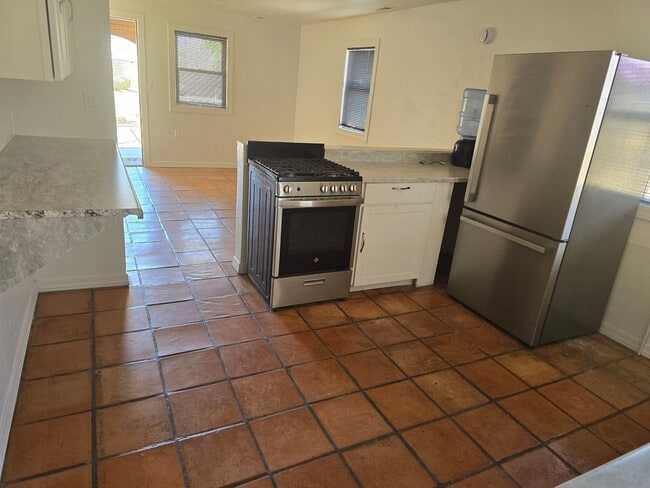 Building Photo - 3544 E Presidio Rd