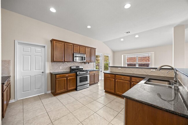 Building Photo - 135 Justin Leonard Dr