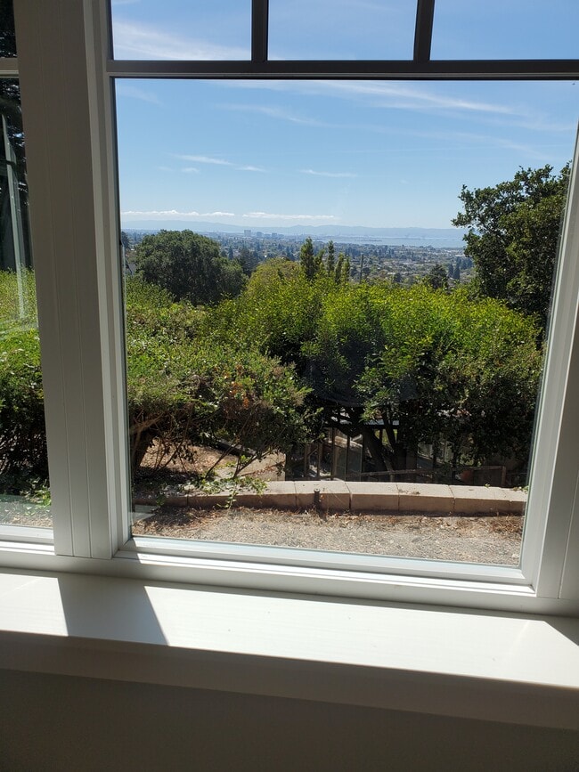 Building Photo - 54 Stratford Rd