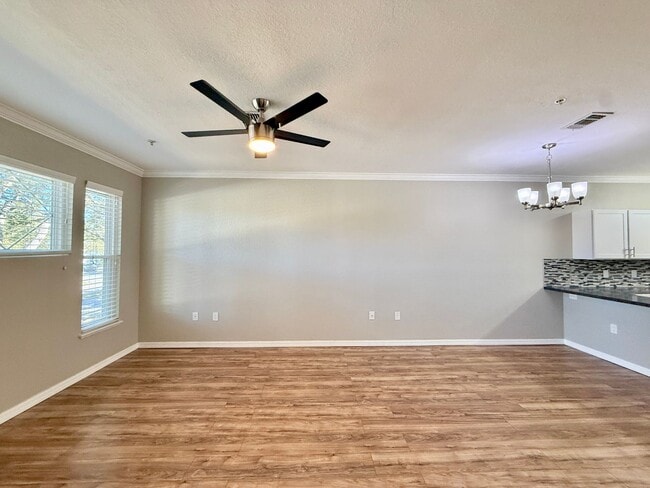 Building Photo - Immaculately updated 3/2.5 Three-Story Maitland Condo in Visconti!