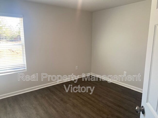 Building Photo - 104 Marine Dr