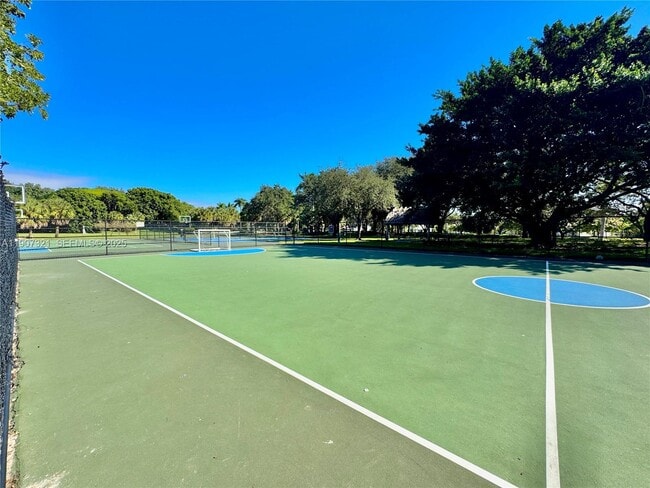 Building Photo - 4383 Laurel Ridge Cir