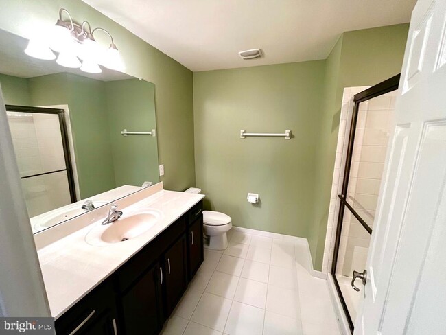 Building Photo - 302 Lexington Mews