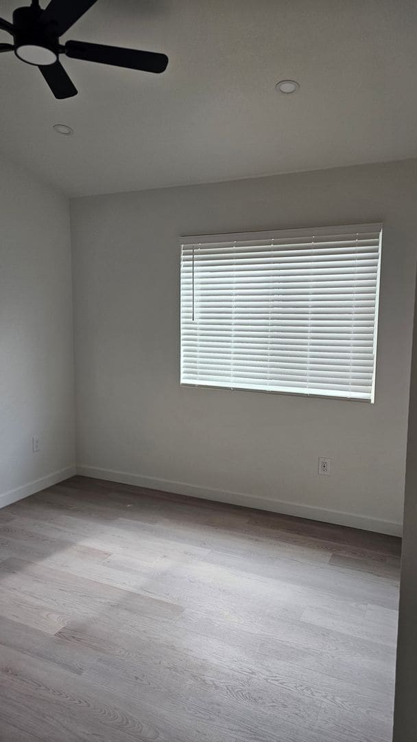 Building Photo - 376 Marna Dr