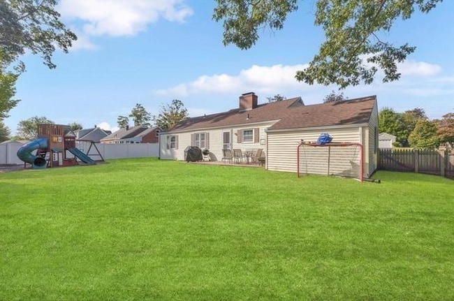 Building Photo - 257 Winton St