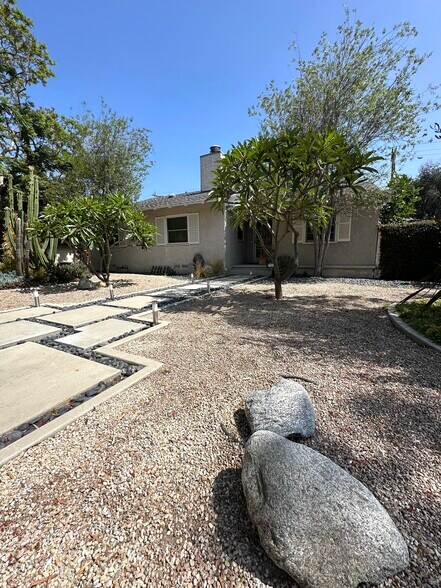 Primary Photo - 3282 Stoner Ave