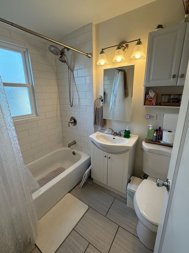 Building Photo - Charming Renovated Home for Rent