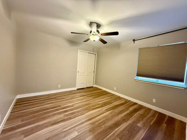 Building Photo - 1031 Bobcat Crk, San Antonio, TX 78251