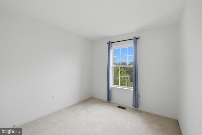 Building Photo - 2449 Clover Field Cir