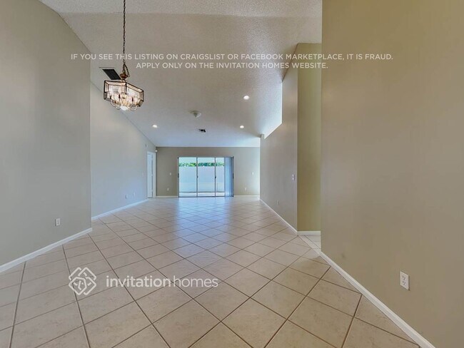 Building Photo - 13048 Meadowbreeze Dr