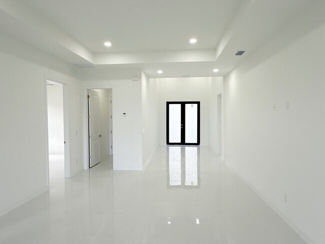 Building Photo - 4113 NW 34th St
