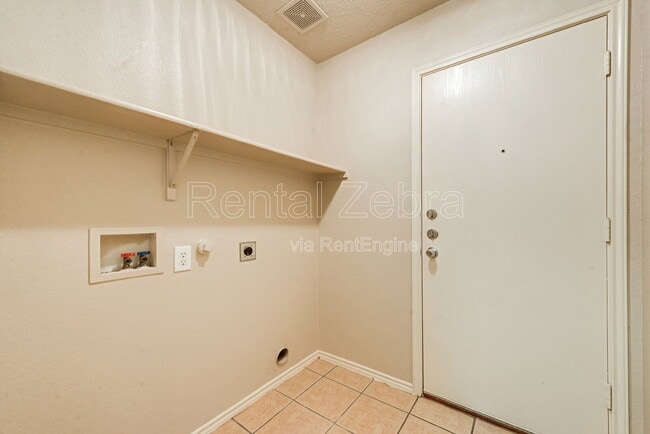 Building Photo - 1117 Scarlet Sage Pkwy