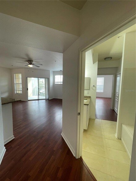 Building Photo - 5125 Palm Springs Blvd