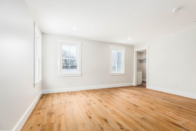 Building Photo - 539 Portsmouth Ave