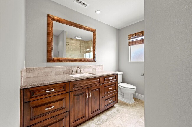 Building Photo - 2547 Orange Ave