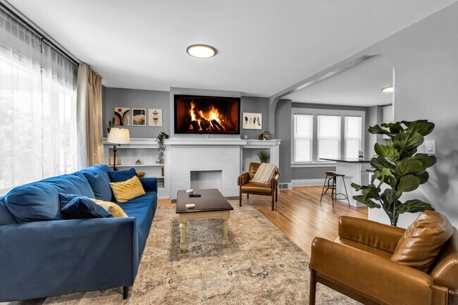 Building Photo - Furnished 4-Bedroom, 2-Bath Lower Unit in North Buffalo