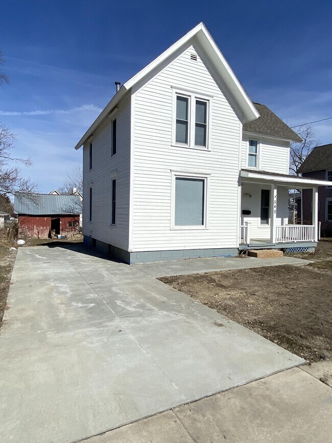 Building Photo - 540 8th Ave