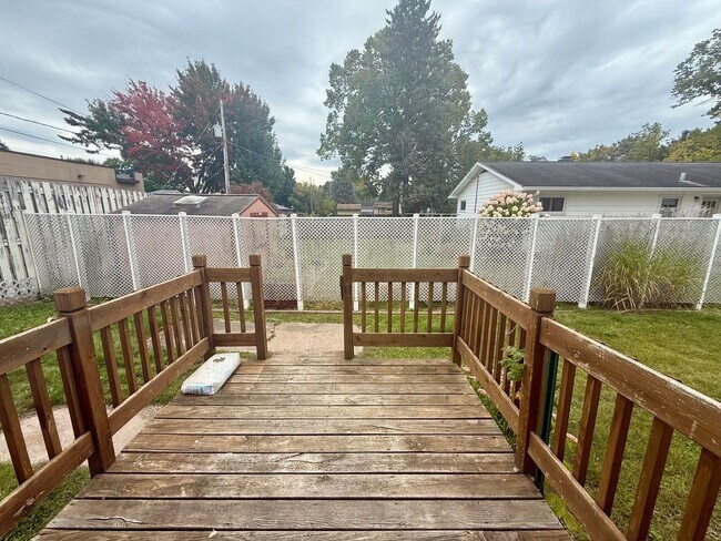 Building Photo - 3 Bed 1 Bath Single Family Home in Wausau