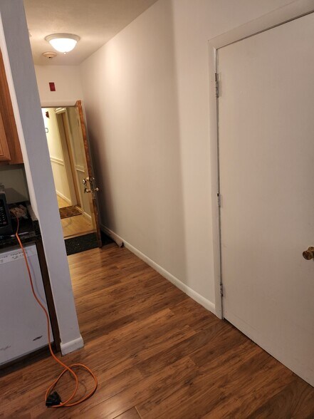 Building Photo - 145 Endicott St