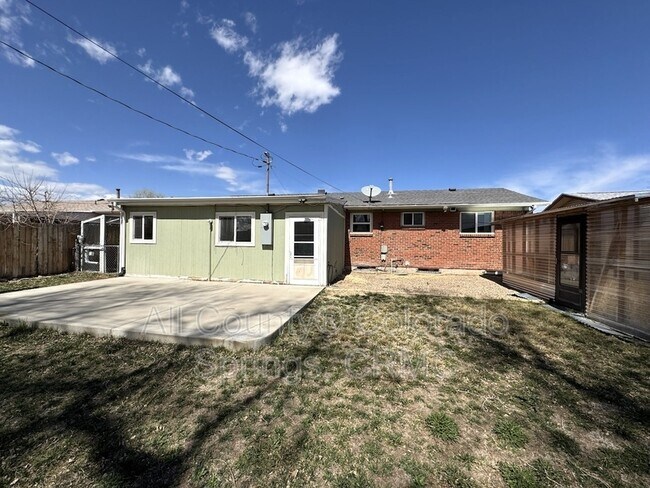 Building Photo - 2510 Ivanhoe Dr