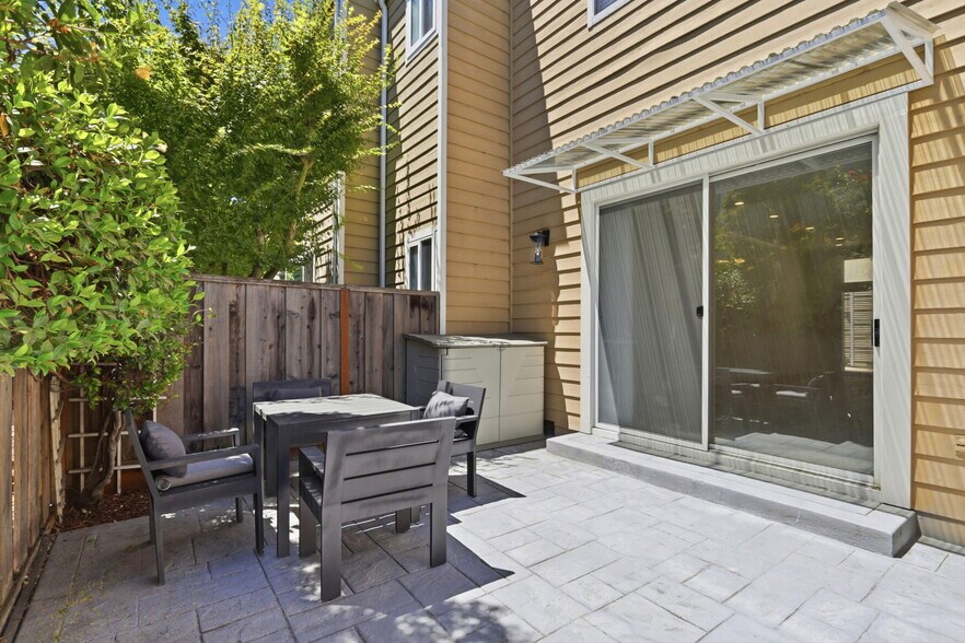 Building Photo - 1104 Lautrec Ter