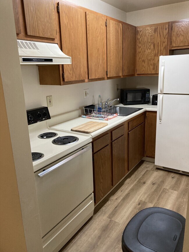 Building Photo - Broadway Apartments