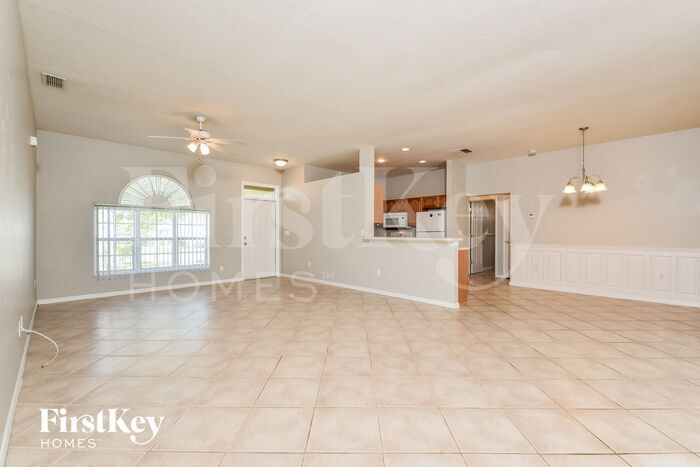 Building Photo - 18465 Tulip Rd