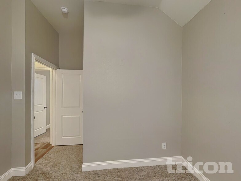 Building Photo - 1473 Eagle Nest Dr