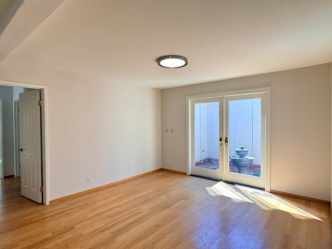 Building Photo - 1376 Spoonbill Way
