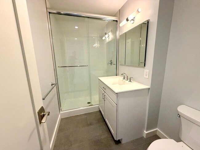 Building Photo - 13 W Central St