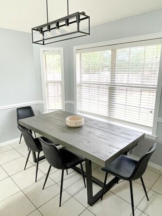 Building Photo - 300 Pronghorn Loop