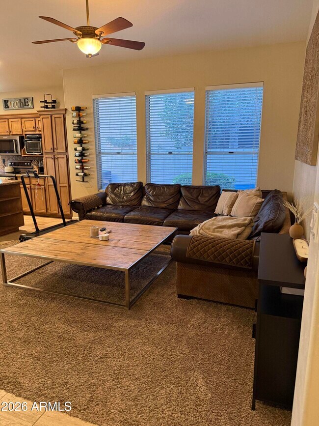 Building Photo - 4229 E Rancho Caliente Dr