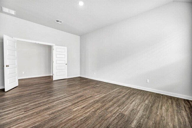 Building Photo - 121 High Plains Dr