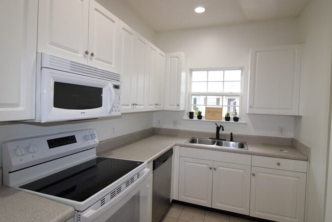 Building Photo - 348 Moss Creek Ln