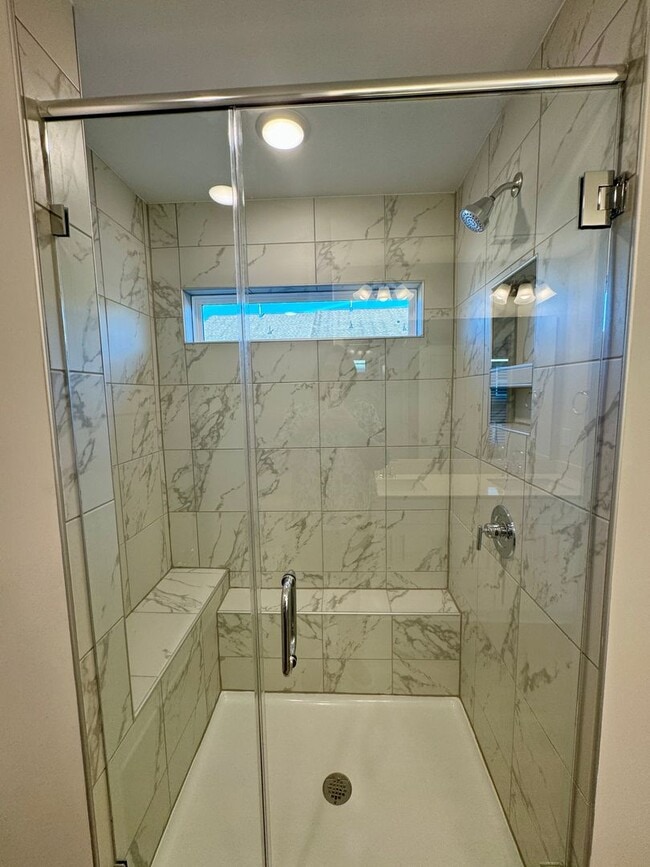 Building Photo - 3BR/2.5 Bath Townhouse in Harrisburg