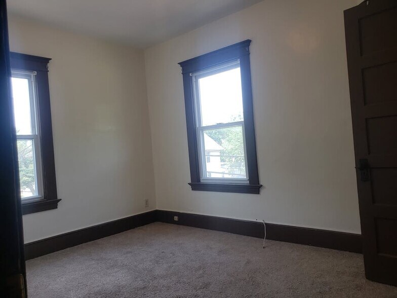 Building Photo - 234 Howard Ave