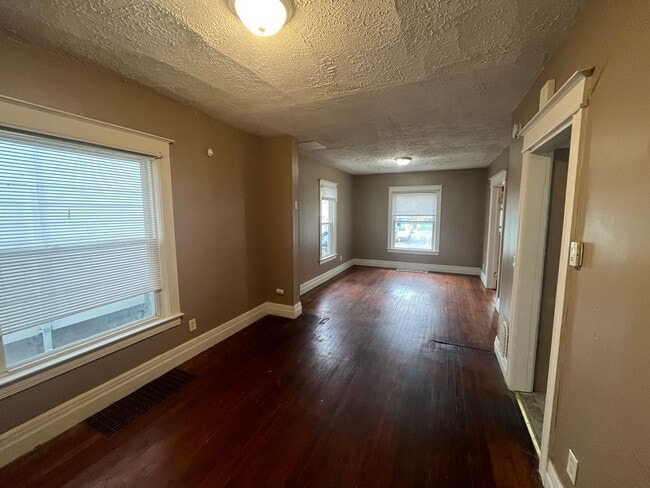 Building Photo - 528 Seward St