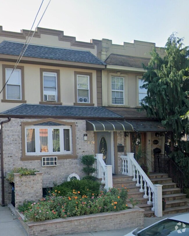 Building Photo - 62-66 60th Rd