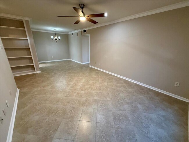 Building Photo - 1311 Antoine Dr