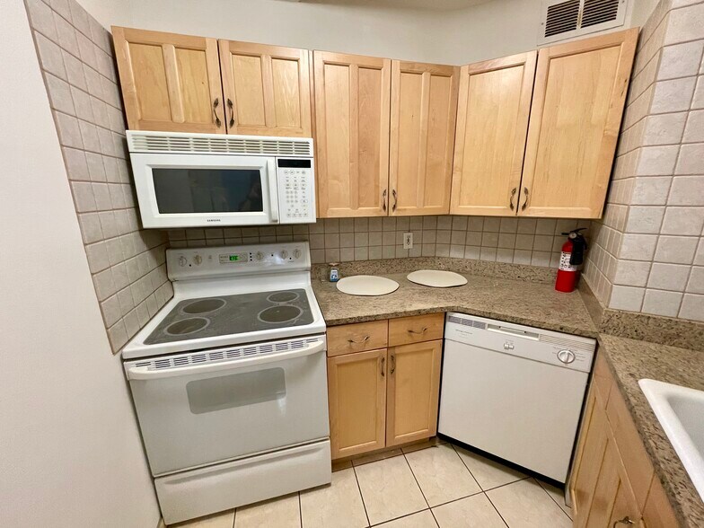 Building Photo - 1450 Palisade Ave