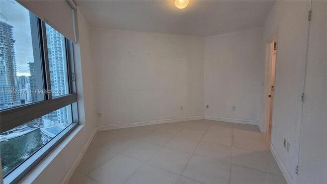 Building Photo - 350 S Miami Ave