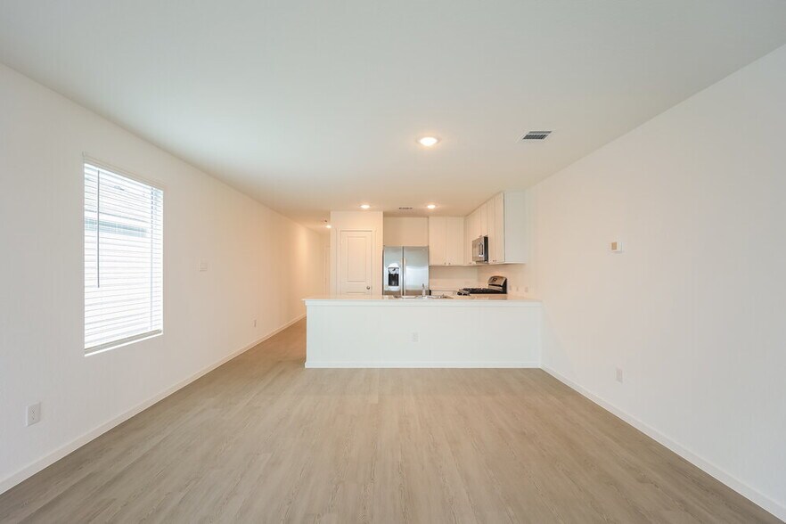 Building Photo - 1842 Musk Rose