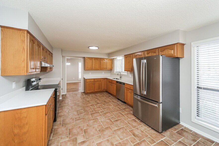 Building Photo - 353 Ericson Rd