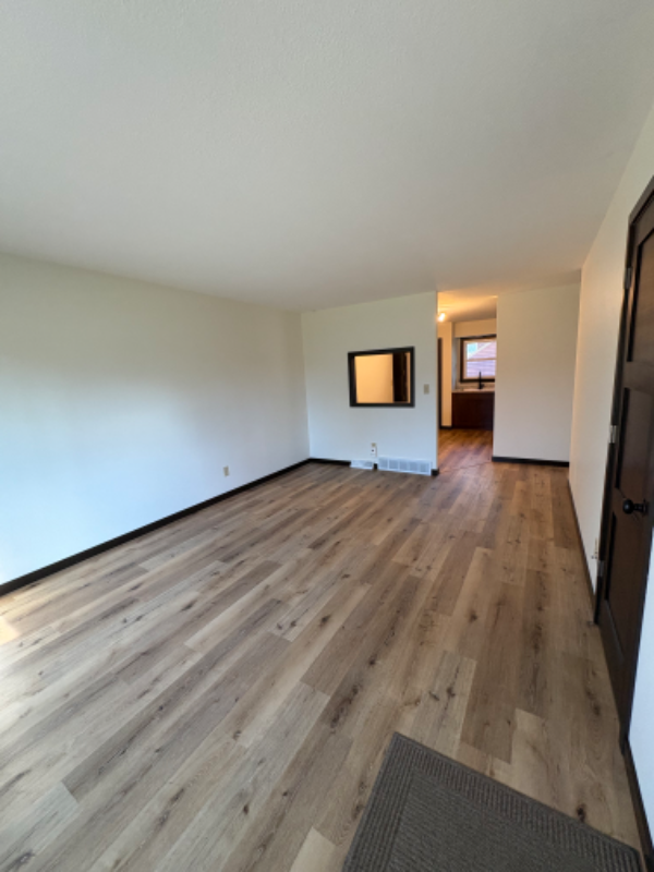 Building Photo - 920 Girard St