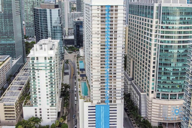 Building Photo - 1200 Brickell Bay Dr