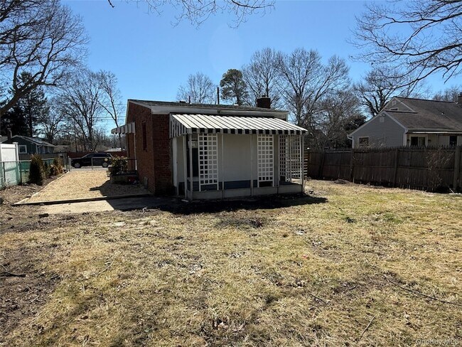 Building Photo - 21 Sherwood Dr