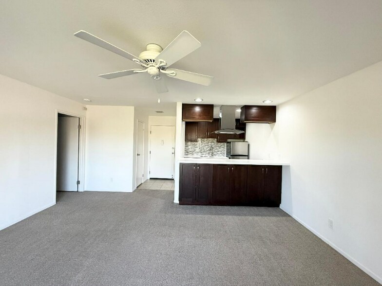 Building Photo - 77805 California Dr