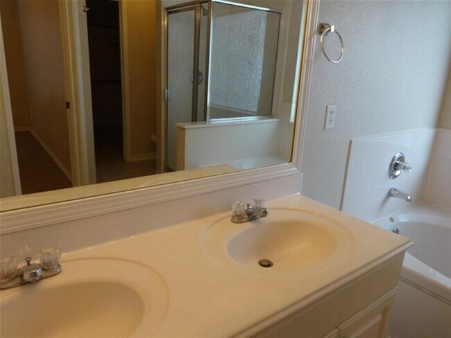 Building Photo - 4719 Brazos Point Ln