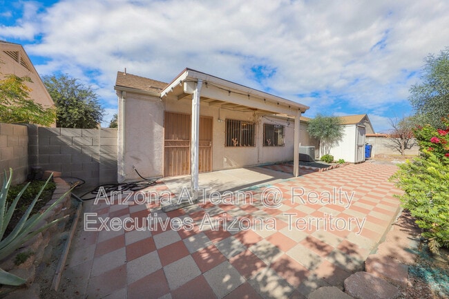 Building Photo - 3067 S Beck Dr